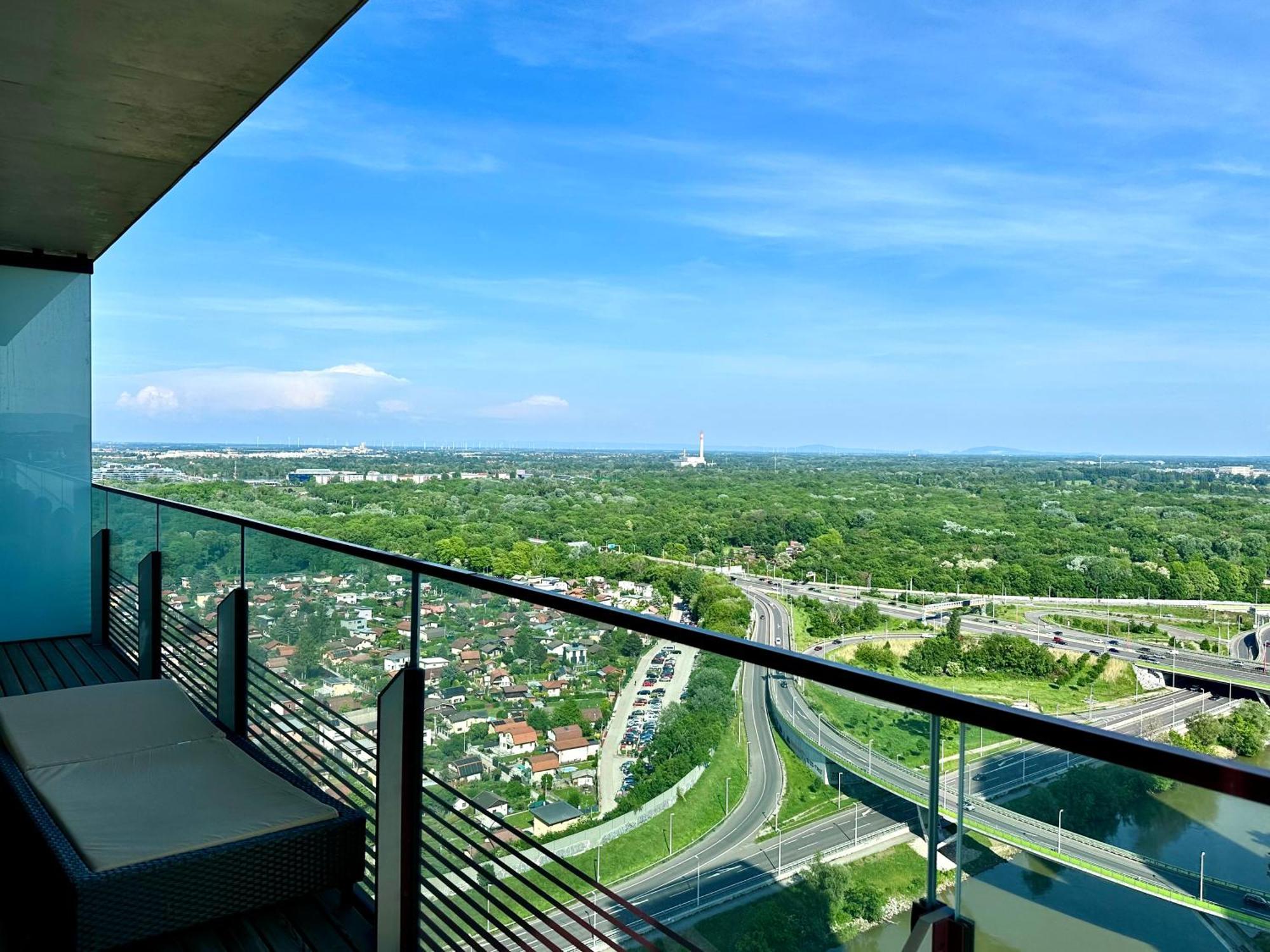Luxury Penthouse I Rooftop Pool I Self Check-In ウィーン エクステリア 写真